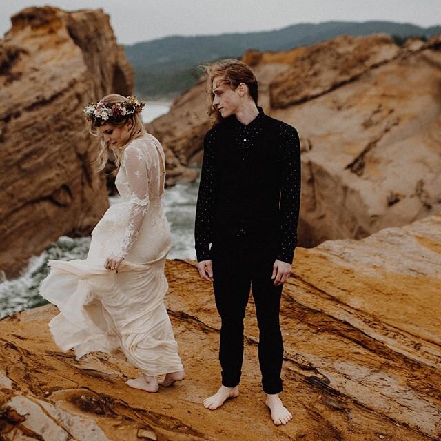 one thousand little ways .
.
.
.
. 
#lifeofadventure #portraitcollective #lookslikefilm #thatsdarling #socality #bohobride #exploretocreate #peoplescreatives #pnwelopement #letsgosomewhere #pnwwedding #wedphotoinspiration #adventurouswedding #elopeme