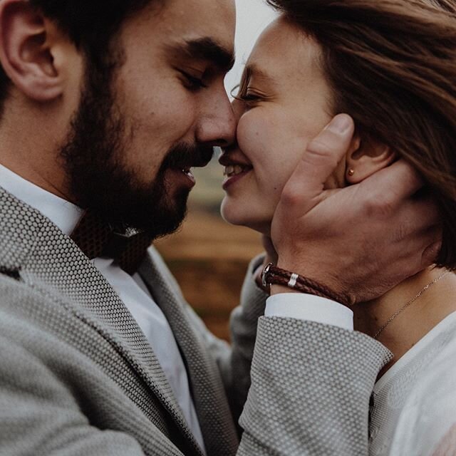 right at the edge of forever
.
.
.
.
. 
#portraitcollective #socality #liveauthentic #exploretocreate #seattleweddingphotographer #peoplescreatives #pnwelopement #pnwwedding #mountainwedding #photobugcommunity #togetherweroam #elopementphotographer #